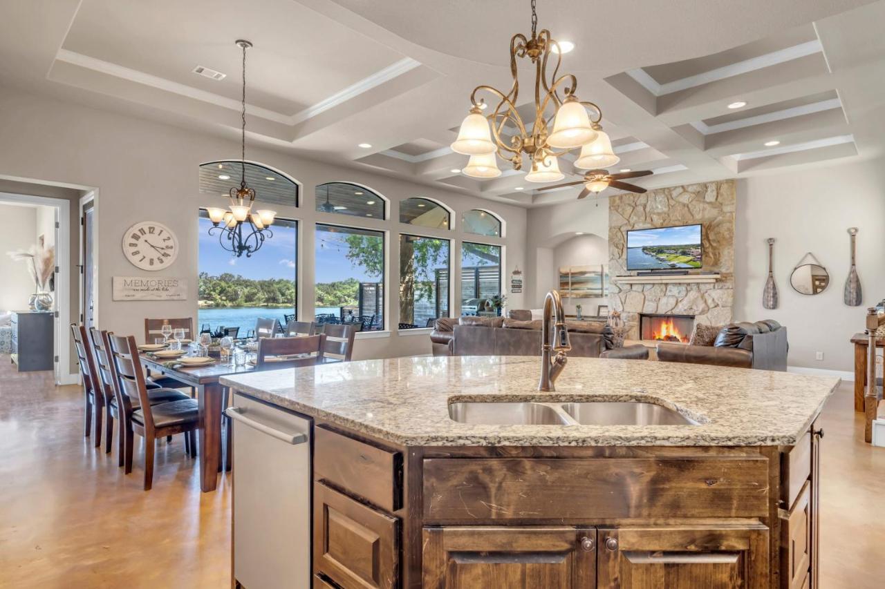 119 Christopher Concierge Services Available Kingsland Exterior foto