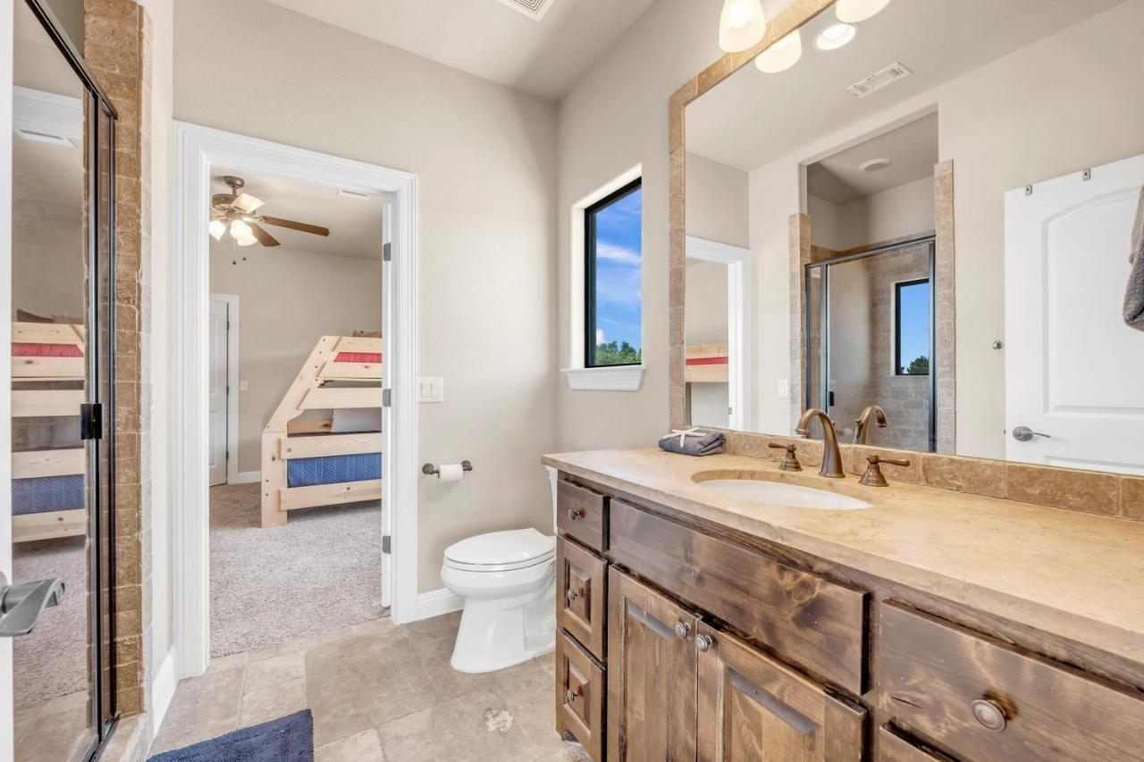 119 Christopher Concierge Services Available Kingsland Exterior foto